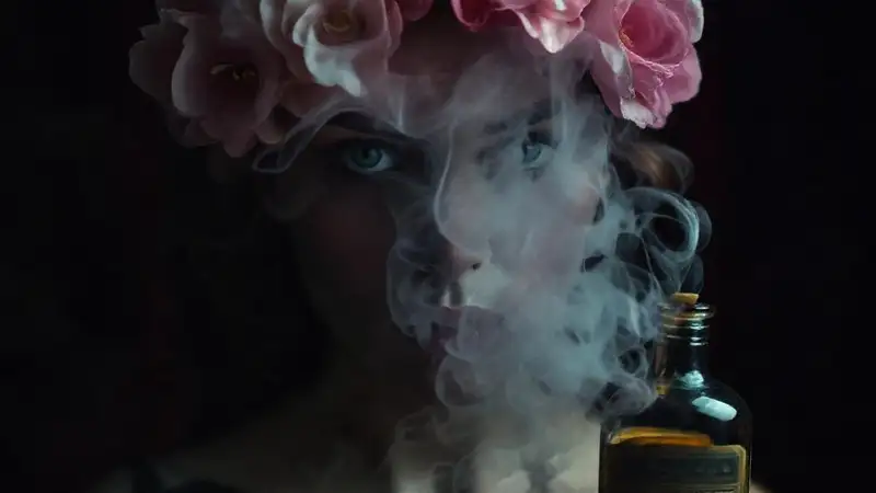 Belleza inquietante y aroma floral oscuro