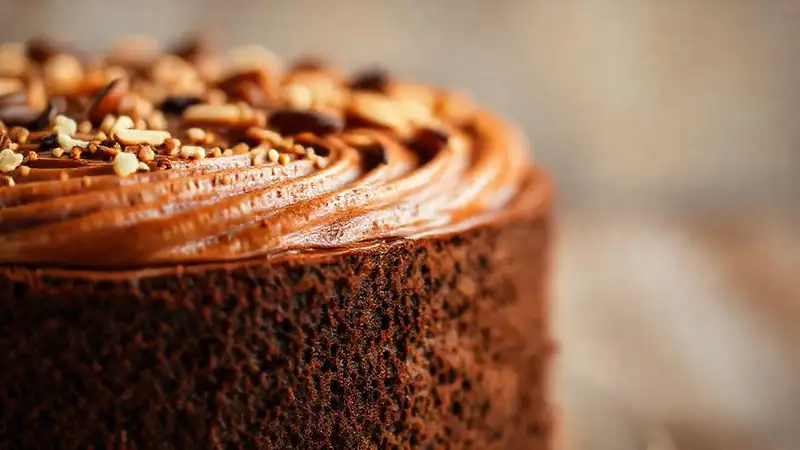 Un pastel de chocolate lujoso y apetecible